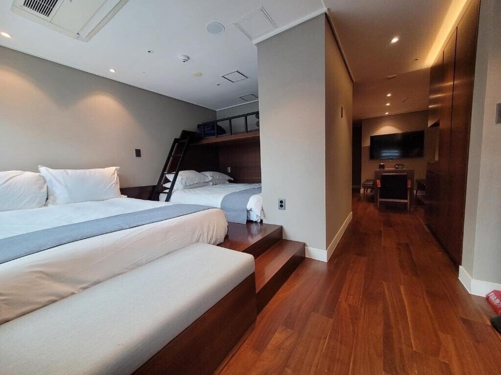 Baiton 4* суреті