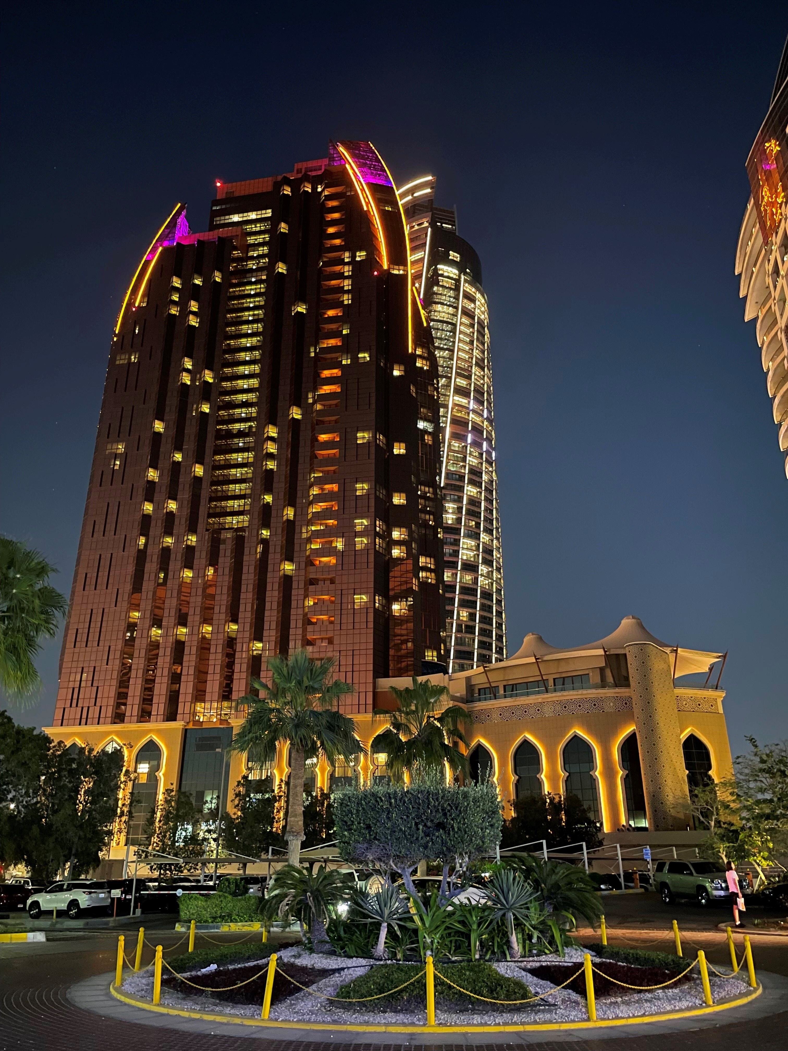 Отель khalidiya абу даби. Khalidiya Palace Rayhaan. Khalidiya Palace Rayhaan by Rotana, Abu Dhabi. Khalidiya Palace Rayhaan by Rotana 5*. Парк Халидия Шарджа фото.